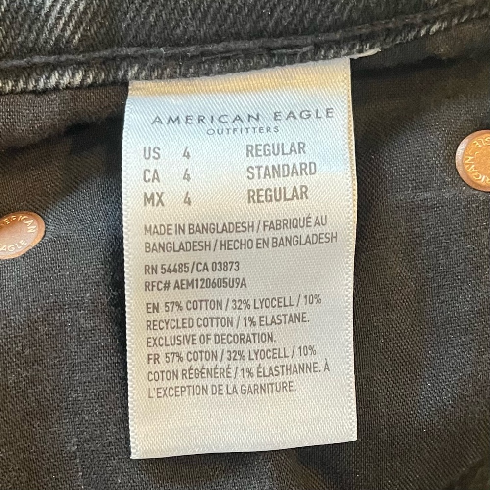 American Eagle Women's Black Skinny Jeans Size 4
Mid Rise - Picture 6 of 7